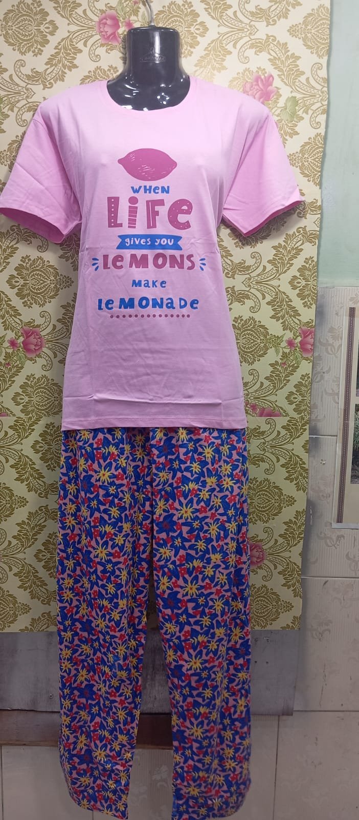 T-SHIRT & KURTIS