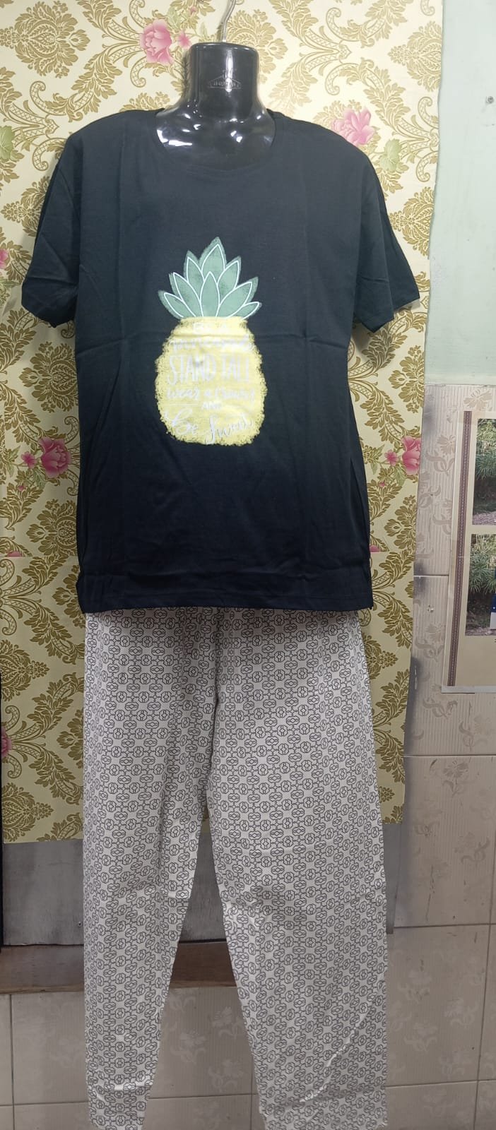 T-SHIRT & KURTIS