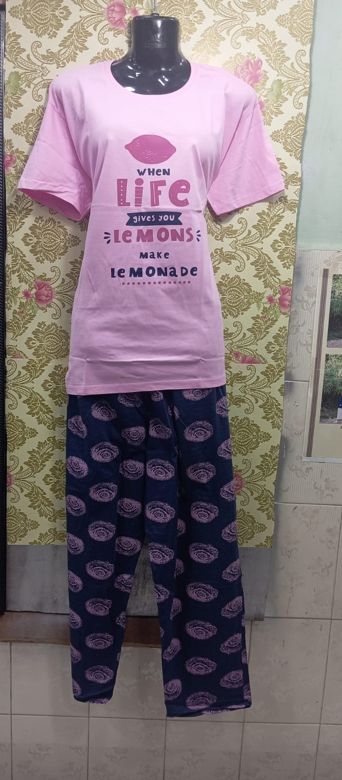 T-SHIRT & KURTIS