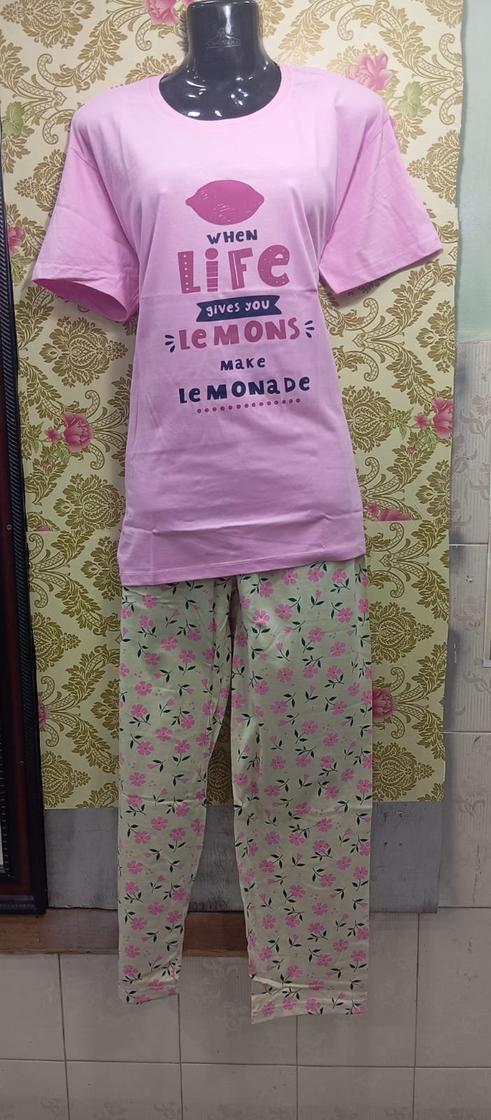 T-SHIRT & KURTIS