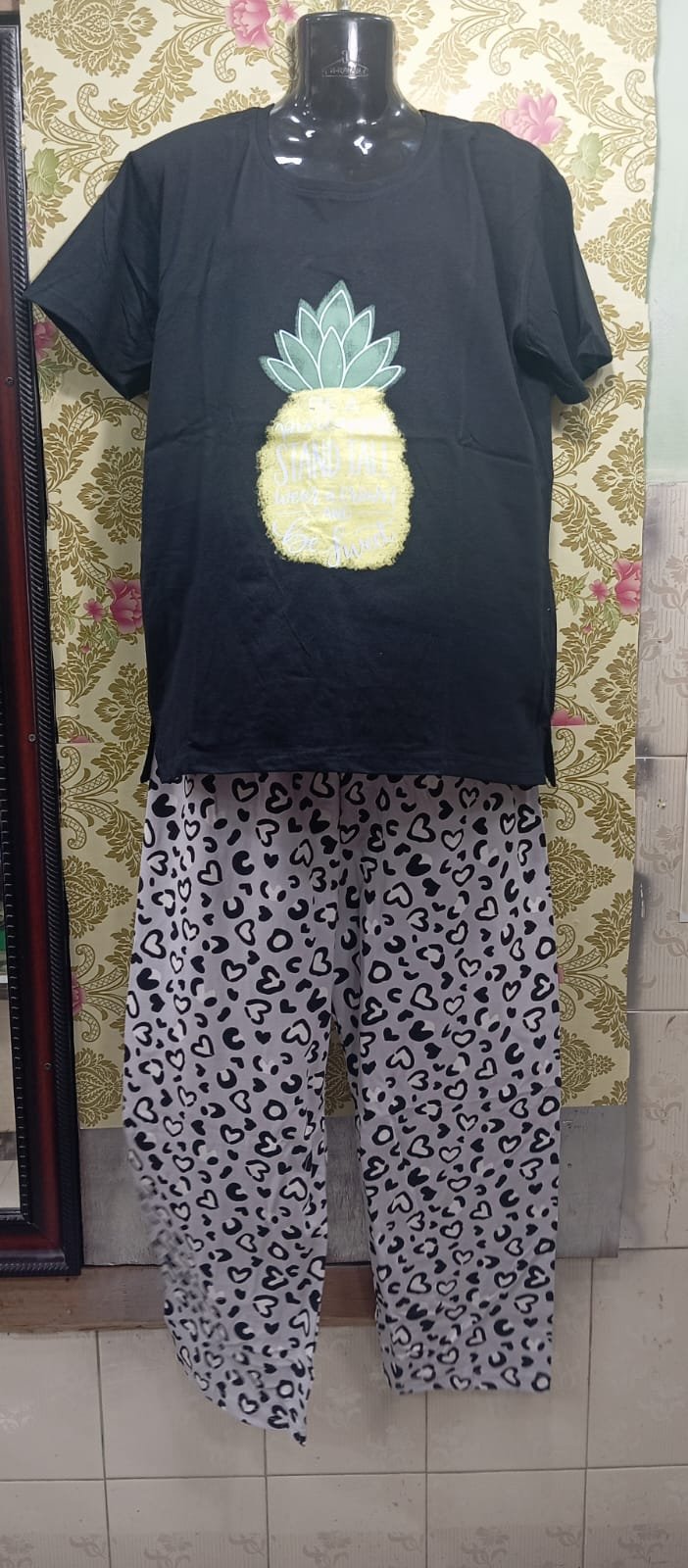 T-SHIRT & KURTIS
